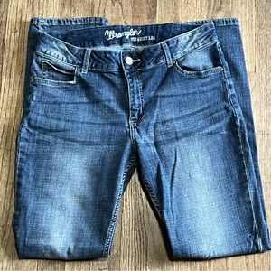WRANGLER Straight leg ladies jeans - size 13 x 34